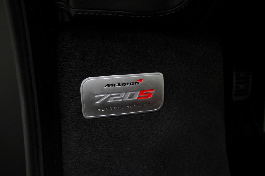 Логотип McLaren 720S Performance 2018 года  (фото 54 из 60)